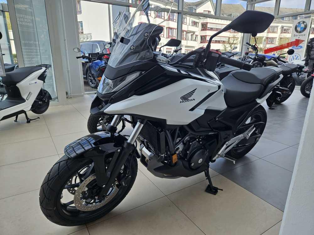 Honda NC 750X m. DCT
