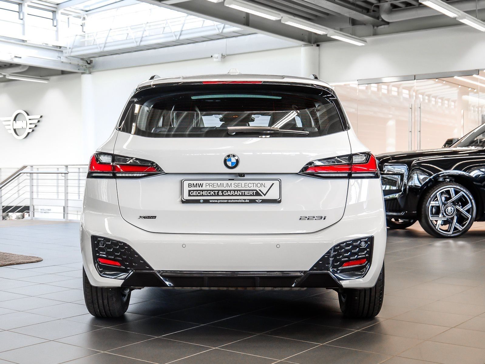 BMW 223 Active Tourer - Bild 11