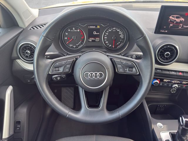 Audi Q2 35 TFSI basis 7-Gang S tronic|Kamera|Navi|LED