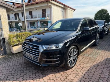Audi Q7 - 1