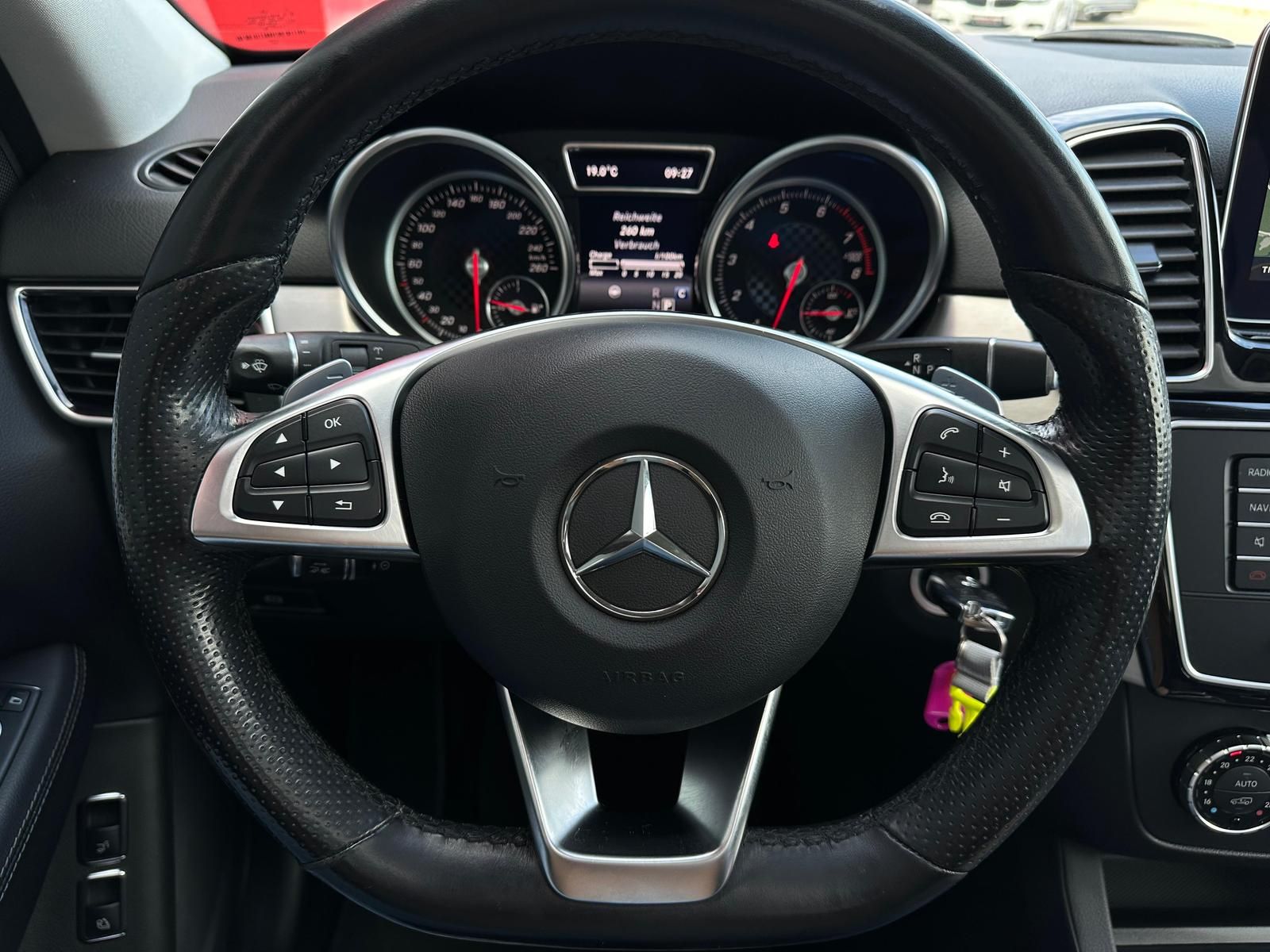 MERCEDES-BENZ GLE500 AMG 4M* LED#PANO#360#AHK#4xSHZ#ACC#SPUR - Image 11