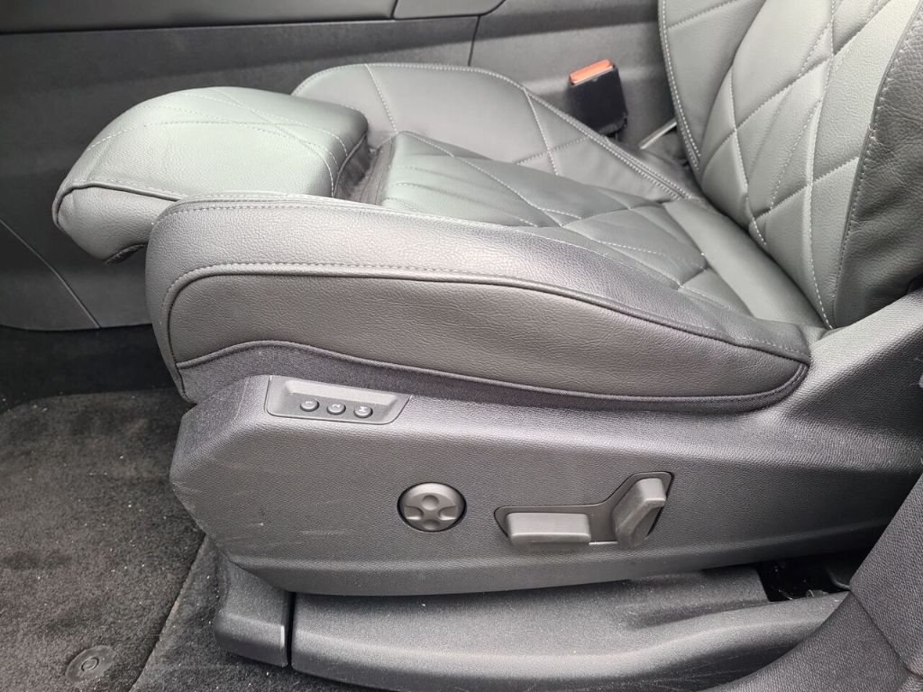 Fahrzeugabbildung DS Automobiles DS 7 Crossback E-Tense 4x4 Ligne Noire Hybrid EU