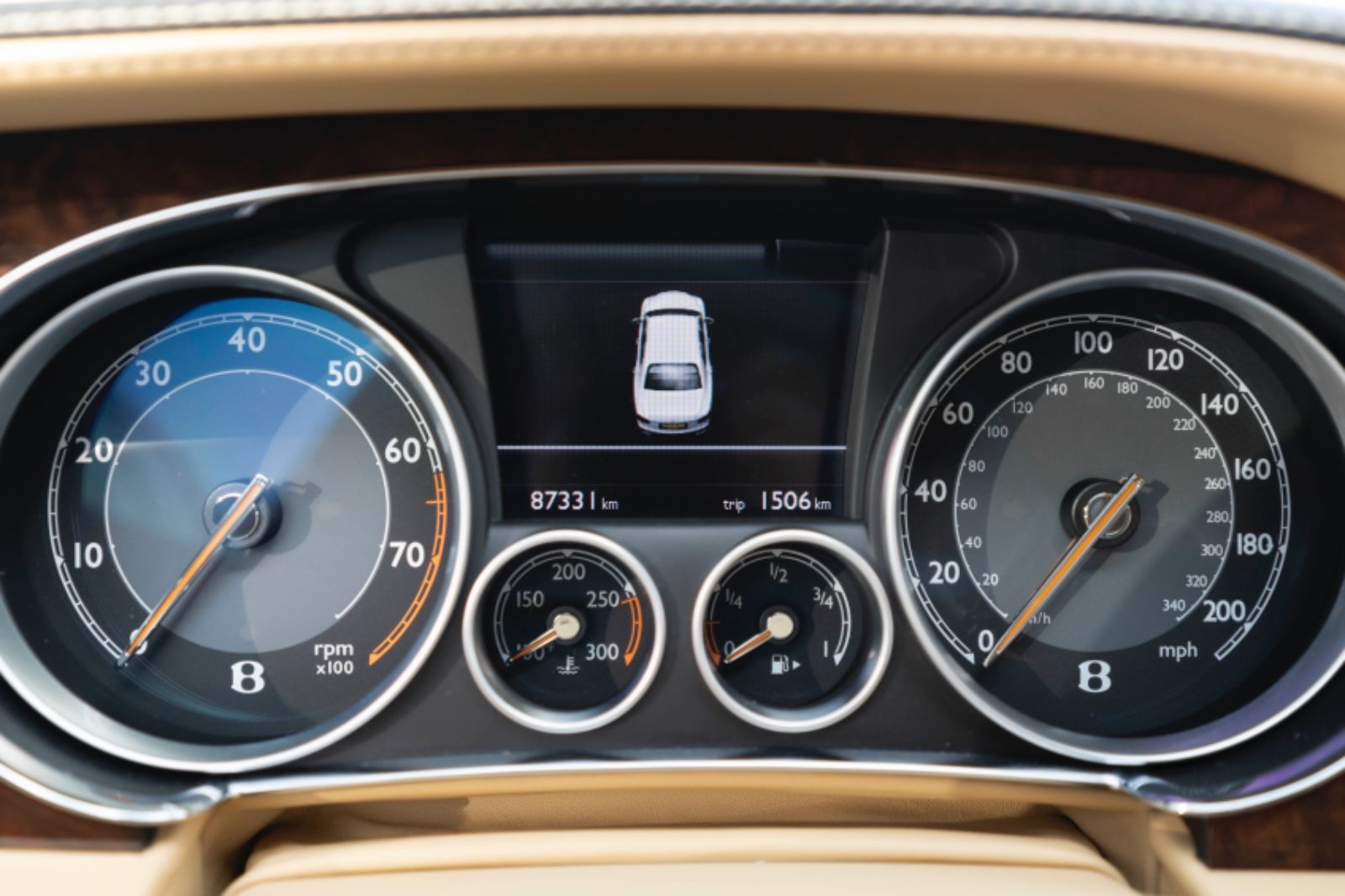 Fahrzeugabbildung Bentley Flying Spur 6.0 W12 Autom. Bixenon NAVI PDC KAM