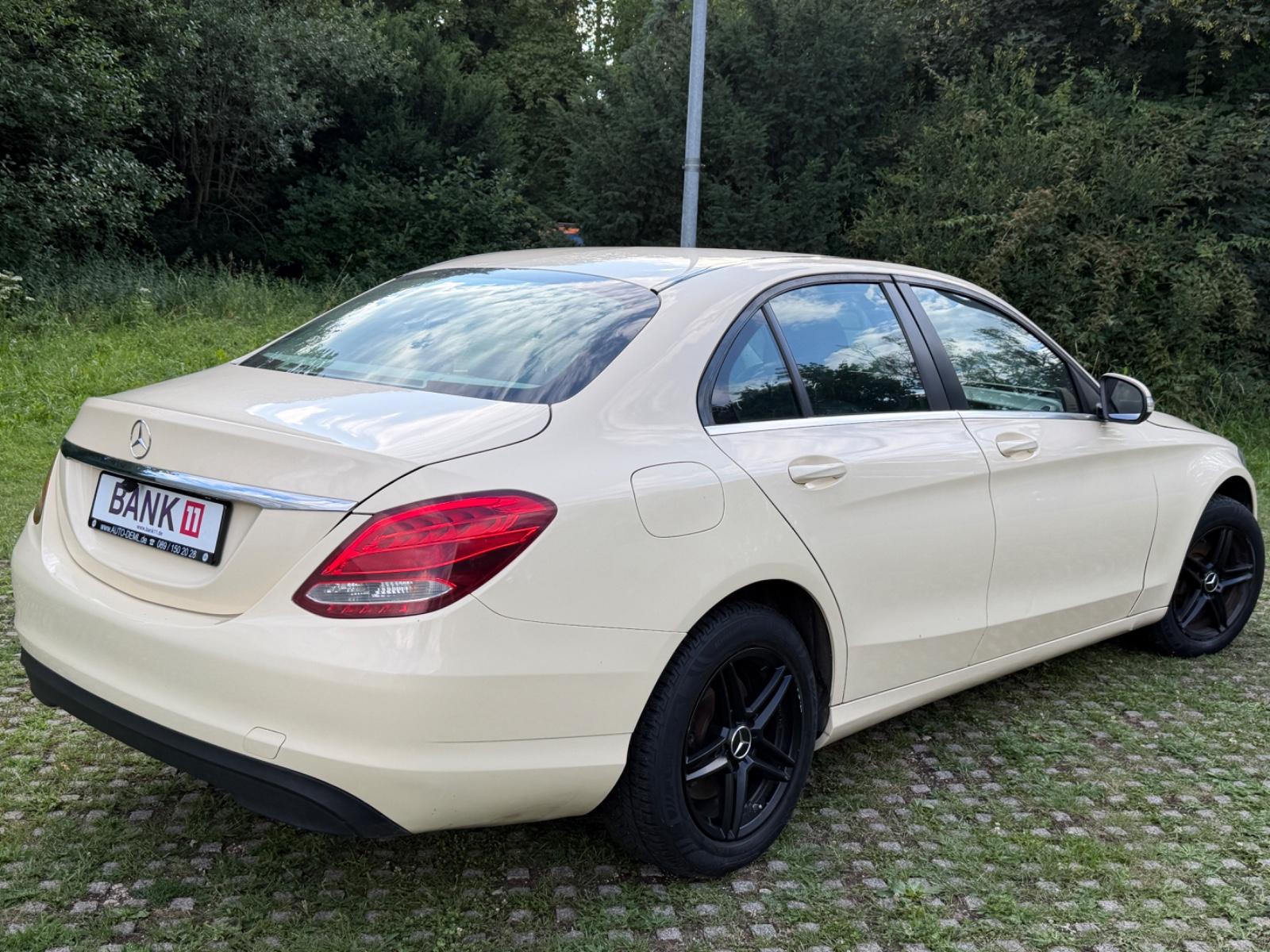 Mercedes-Benz C220d Lim. *Avantgarde *Leder *Navi *Kamera *SHZ