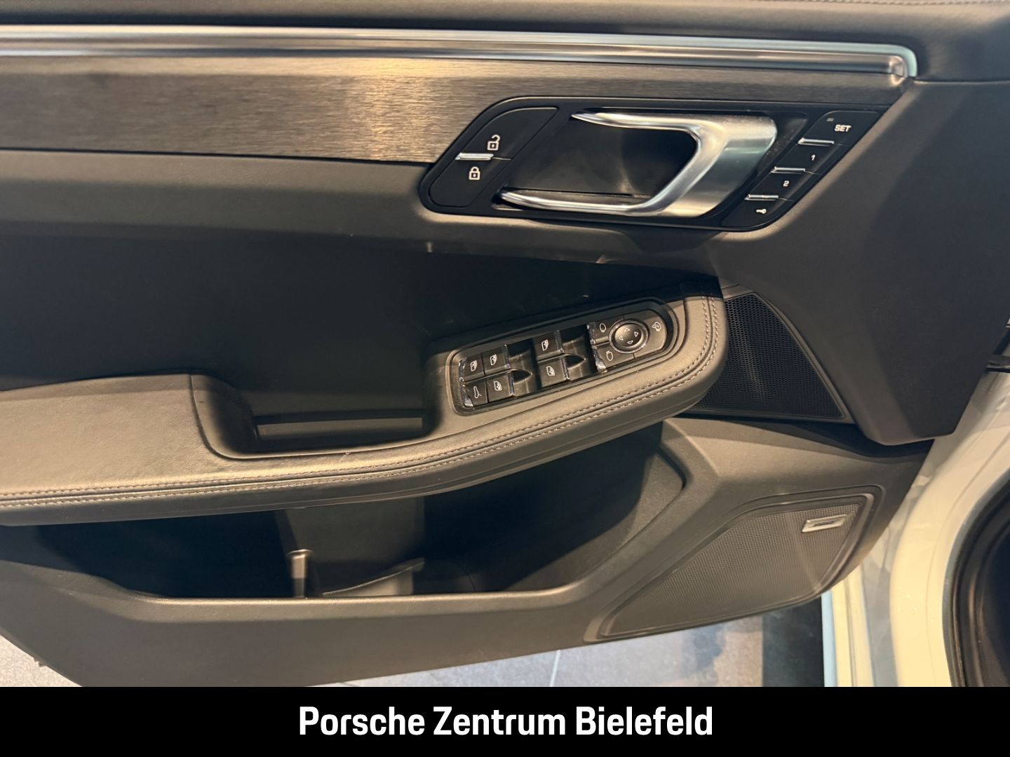 Porsche Macan GTS Standheizung Sportabgas Luftfederung foto 24