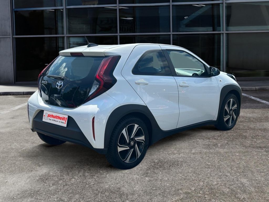 Fahrzeugabbildung Toyota Aygo X Play