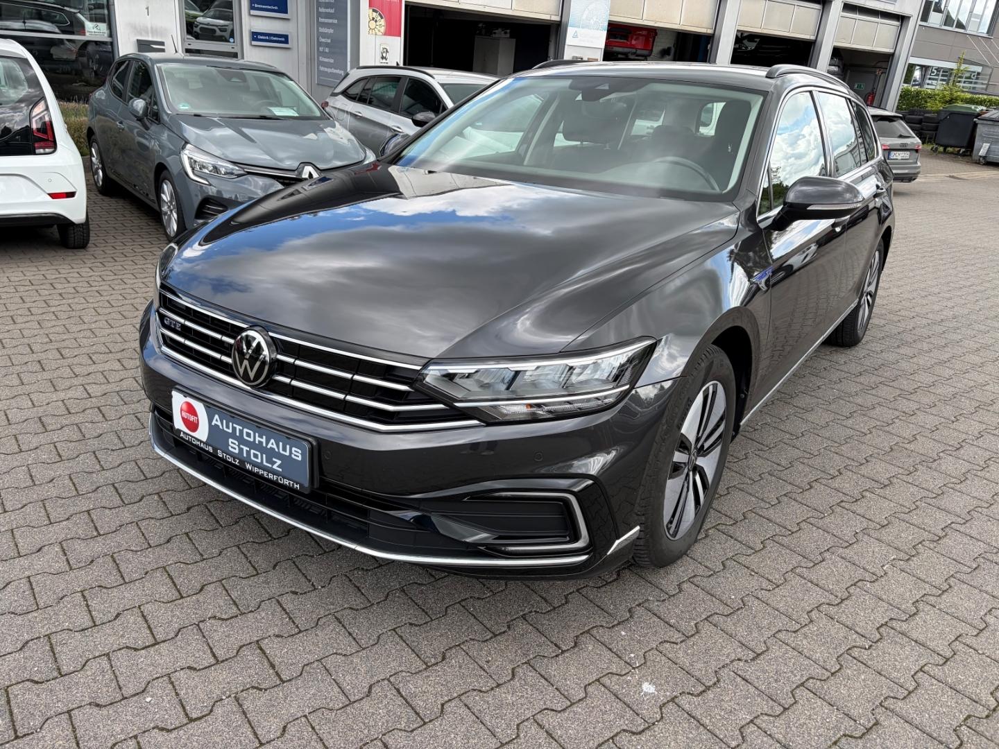 Volkswagen Passat Variant GTE AHK-klappbar Navi Massagesitz