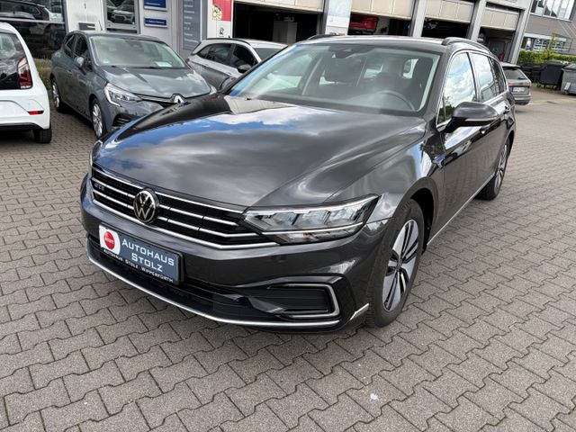 VW Passat Variant GTE AHK-klappbar Navi Massagesitz