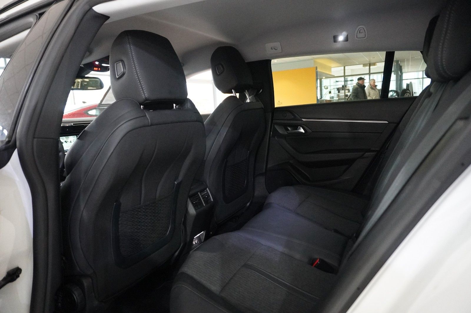 Fahrzeugabbildung Peugeot 508 SW 1.2T ALLURE PACK NAVI/LED/KAMERA/SHZ/VIRT