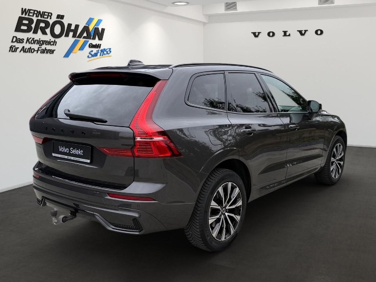 Fahrzeugabbildung Volvo XC60 Plus Dark 2WD
