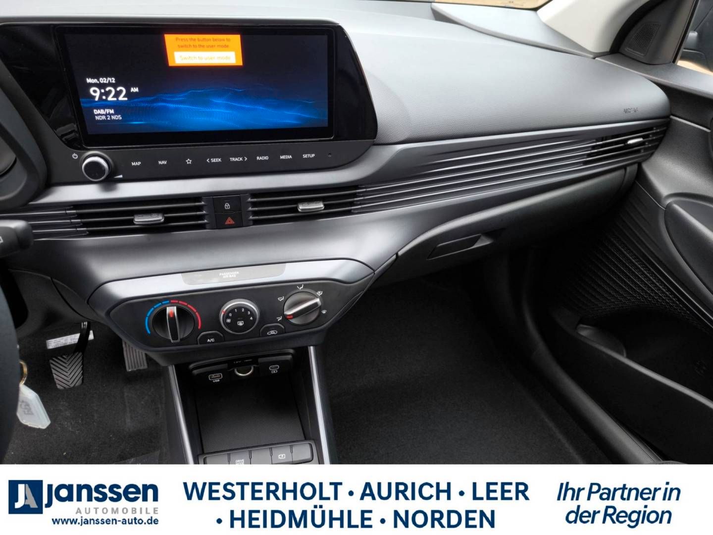 Fahrzeugabbildung Hyundai i20 Select Funktionspaket PDC Navi Rückfahrkamer