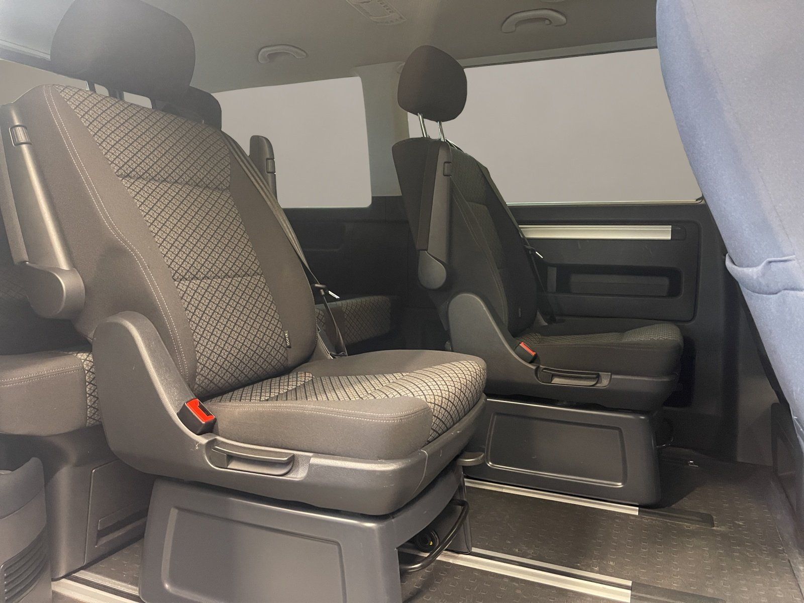 Volkswagen T6 Multivan Transporter 2.0 TDI FWD Family ACC foto 15