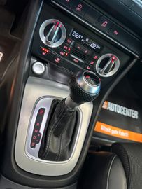 Audi Q3 2.0 TDI quattro *BiXenon*Pano*AHK*SLine*