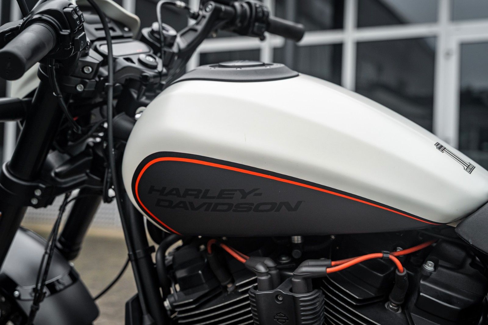 Fahrzeugabbildung Harley-Davidson FXDRS 114 CUI - KESSTECH - SEITLICHER KZH