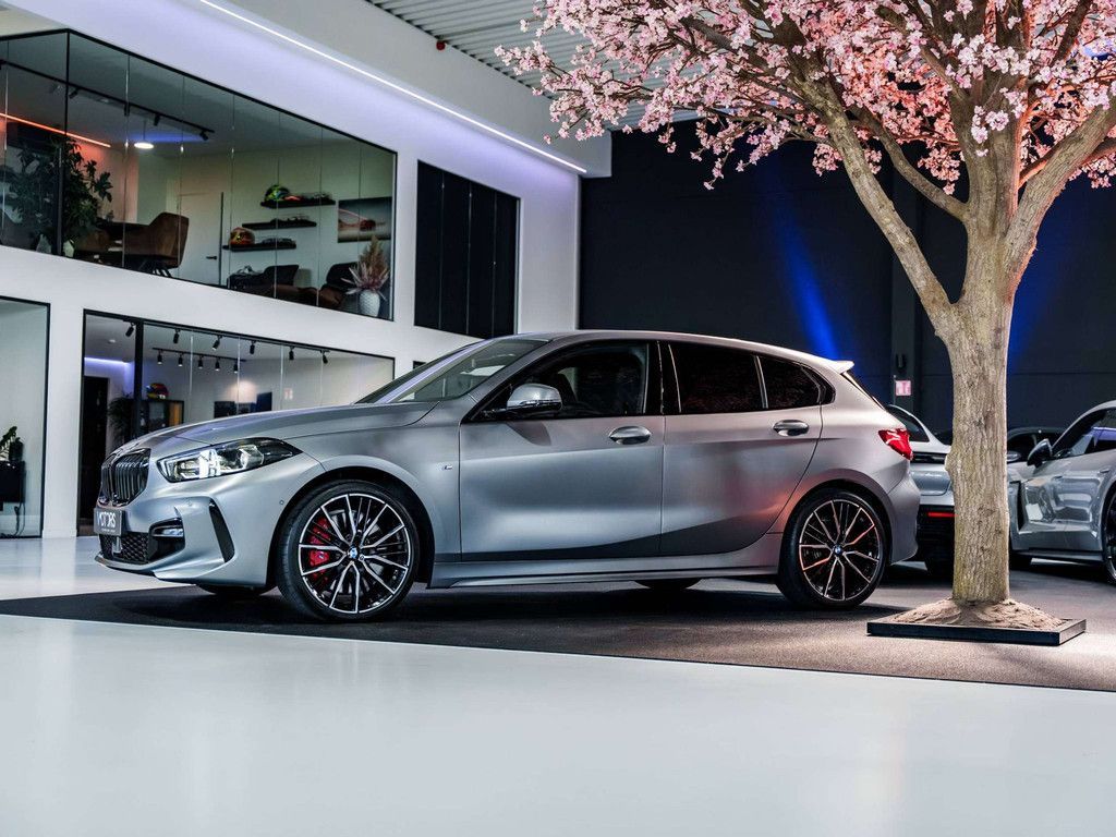 BMW 118 1 Serie 118d - M Sport Pro - Frozen Pure Gre imagem 3