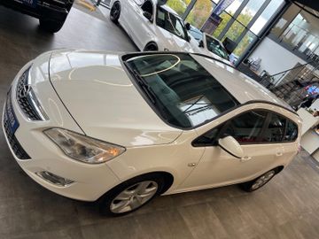 MYAUTOCENTER – Gebraucht- und Jahreswagen mit Werkstattservice in Pfaffenhofen Opel Astra J Sports Tourer Design Edition *PDC*Klima*