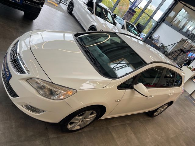 MYAUTOCENTER – Gebraucht- und Jahreswagen mit Werkstattservice in Pfaffenhofen Opel Astra J Sports Tourer Design Edition *PDC*Klima*