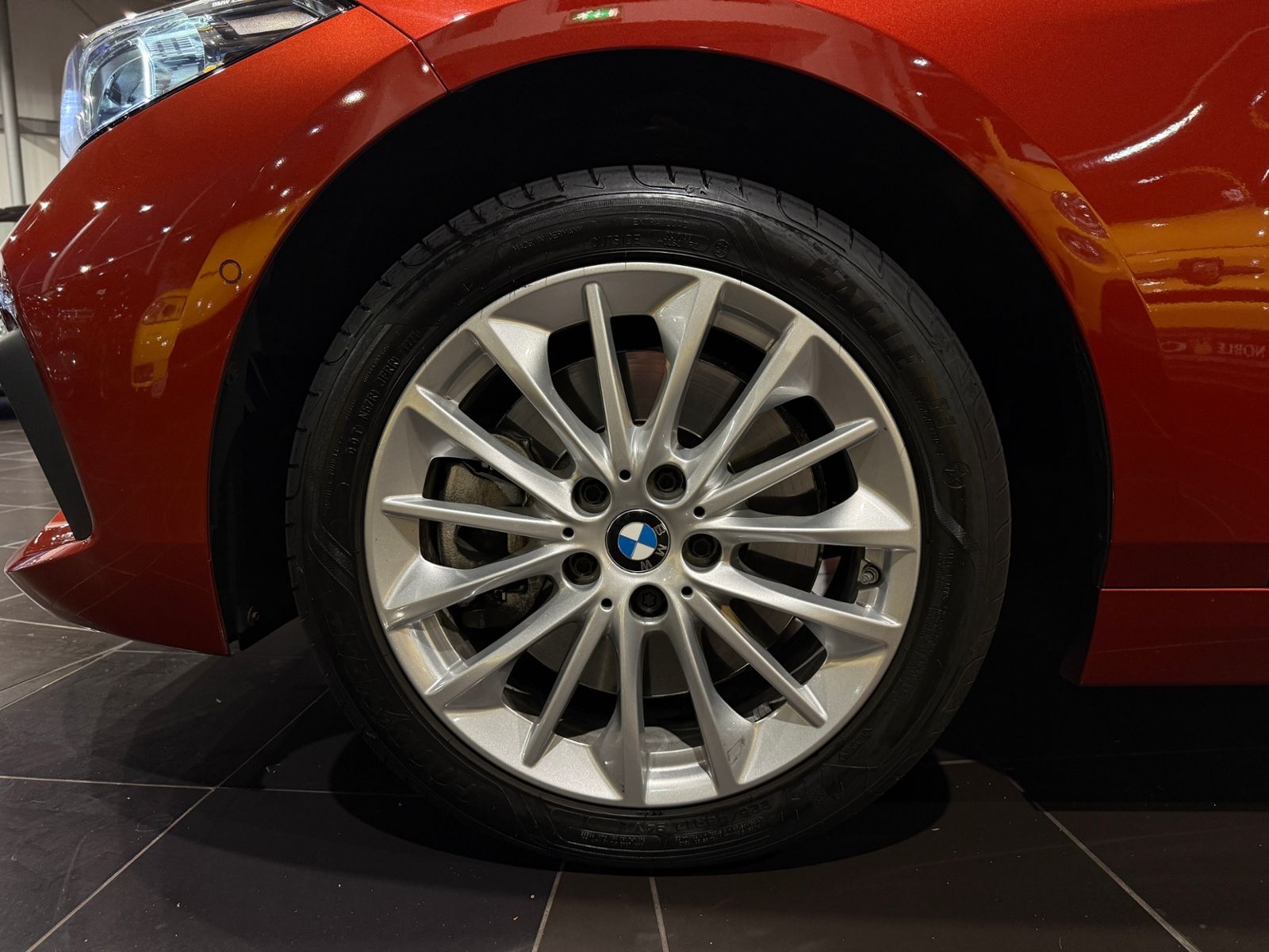 Fahrzeugabbildung BMW 120 i Advantage PANO AHK LED NAVI