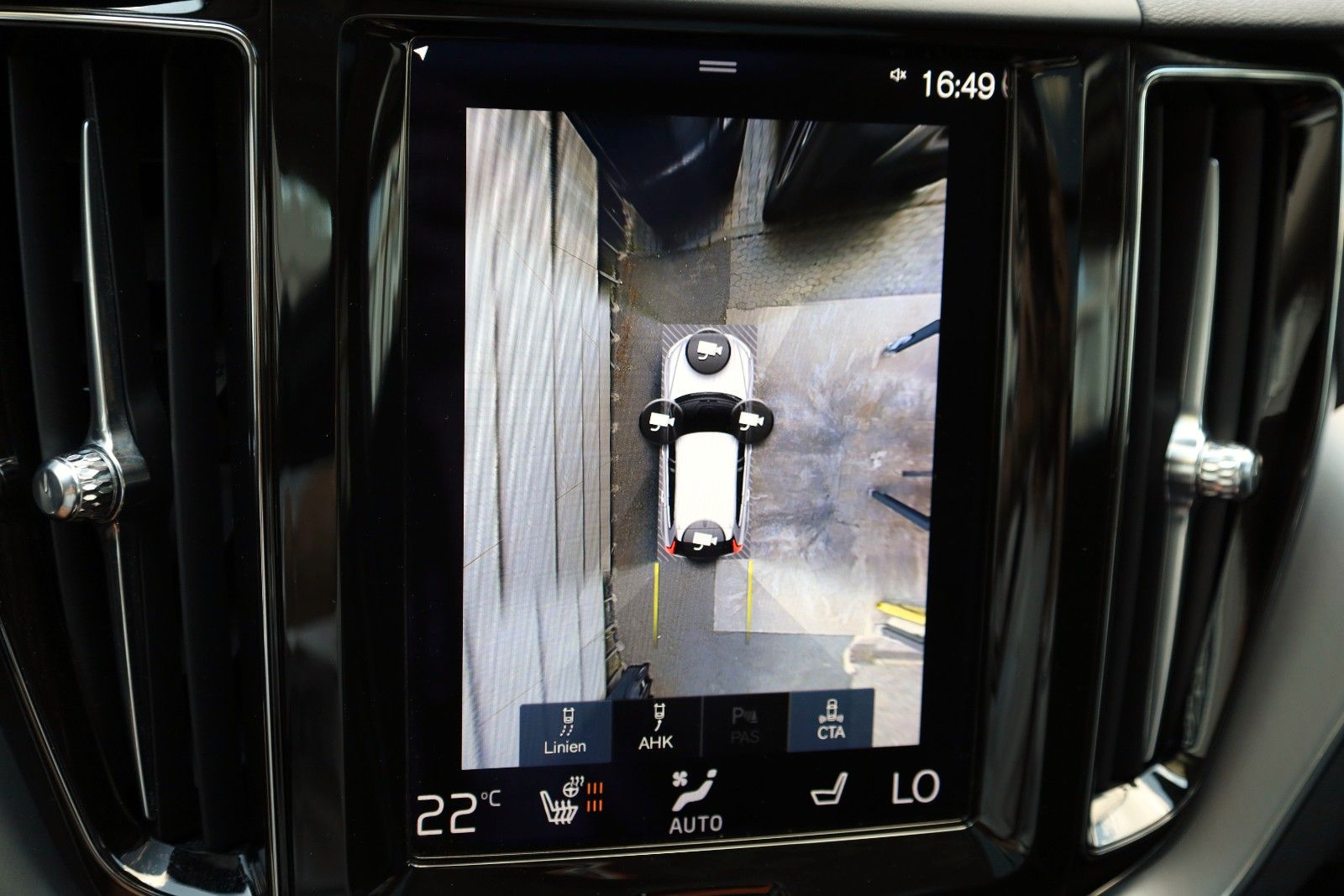 Fahrzeugabbildung Volvo XC60 T6 AWD R Design,HUD,Panoram,360°,4xSHAHK+WR