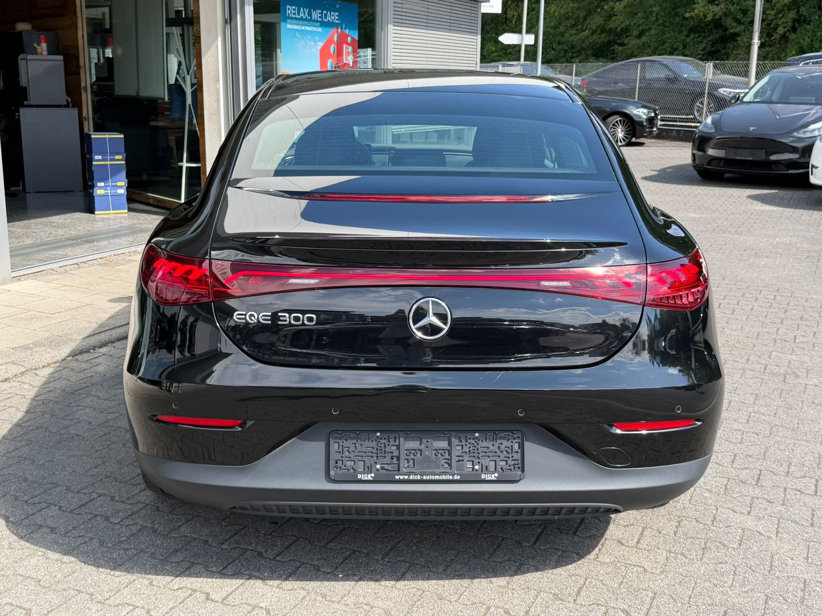 Fahrzeugabbildung Mercedes-Benz EQE 300 Advan WIDES+LEDER+LED+STNDHZ+NAVI+KAM+
