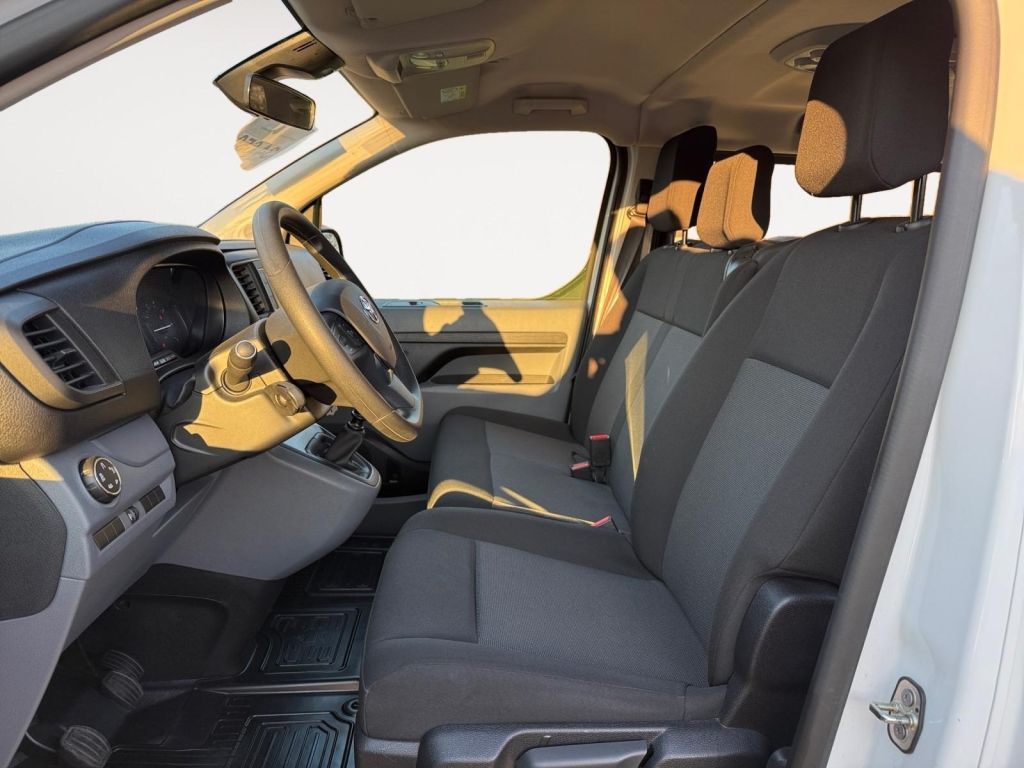 Fahrzeugabbildung Toyota Proace 2,0-l-D-4D L2 (9-Si.) Comfort