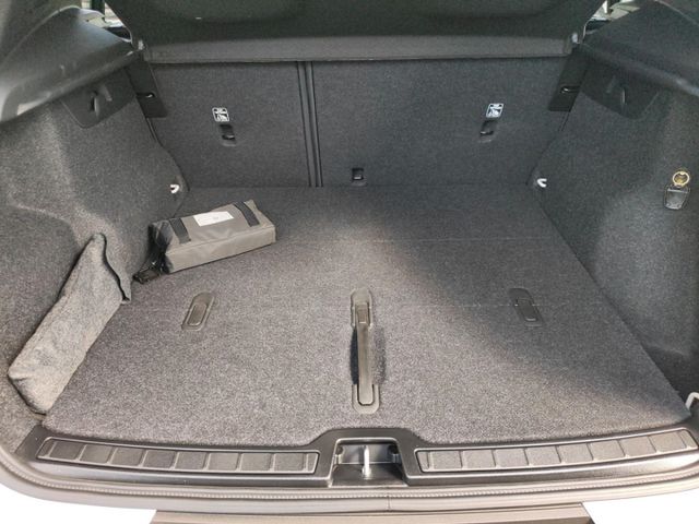 VOLVO XC 40 (Bild 10 von Array)