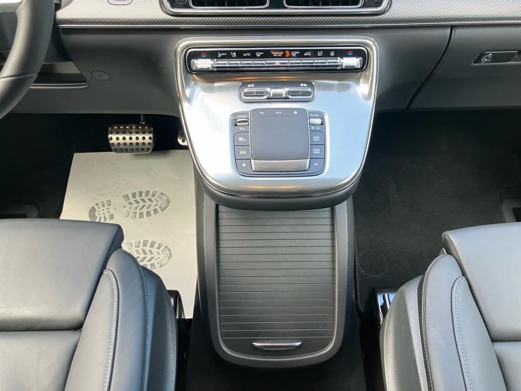 Fahrzeugabbildung Mercedes-Benz V 300 d EXCLUSIVE Lang AMG Line+Night Paket