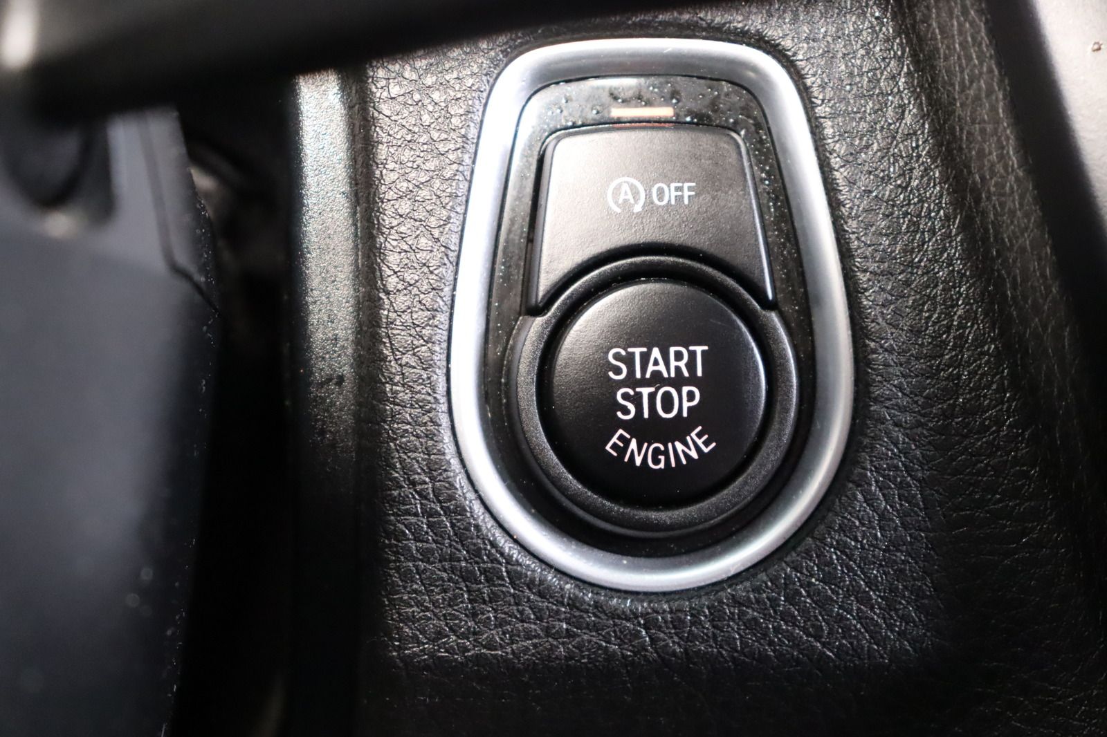 Fahrzeugabbildung BMW 316 i Modern Line * Bi-Xenon * Navi