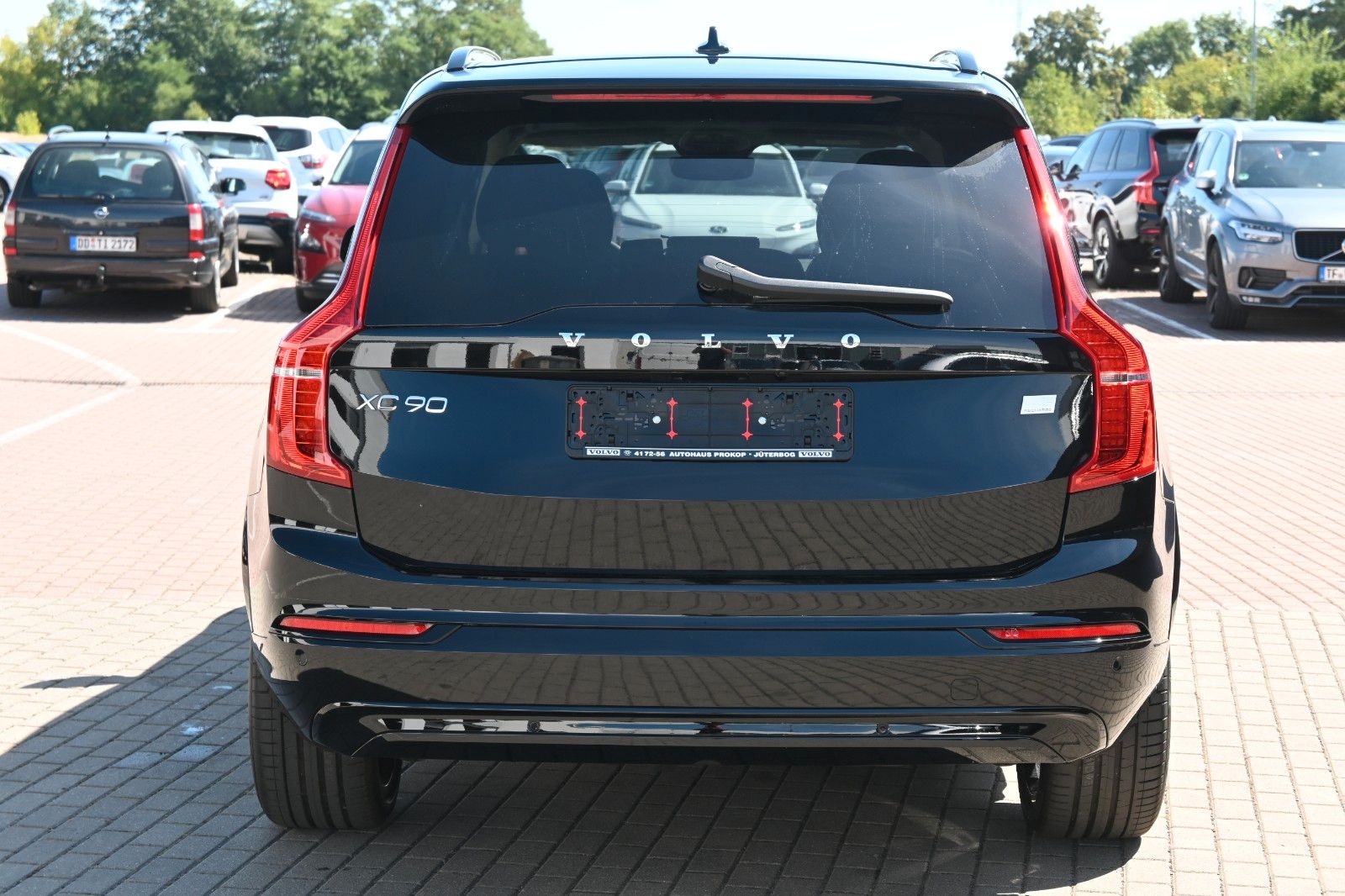 Fahrzeugabbildung Volvo XC90 T8 Recharge AWD Ultra Dark*LUFT*B&W*Massage