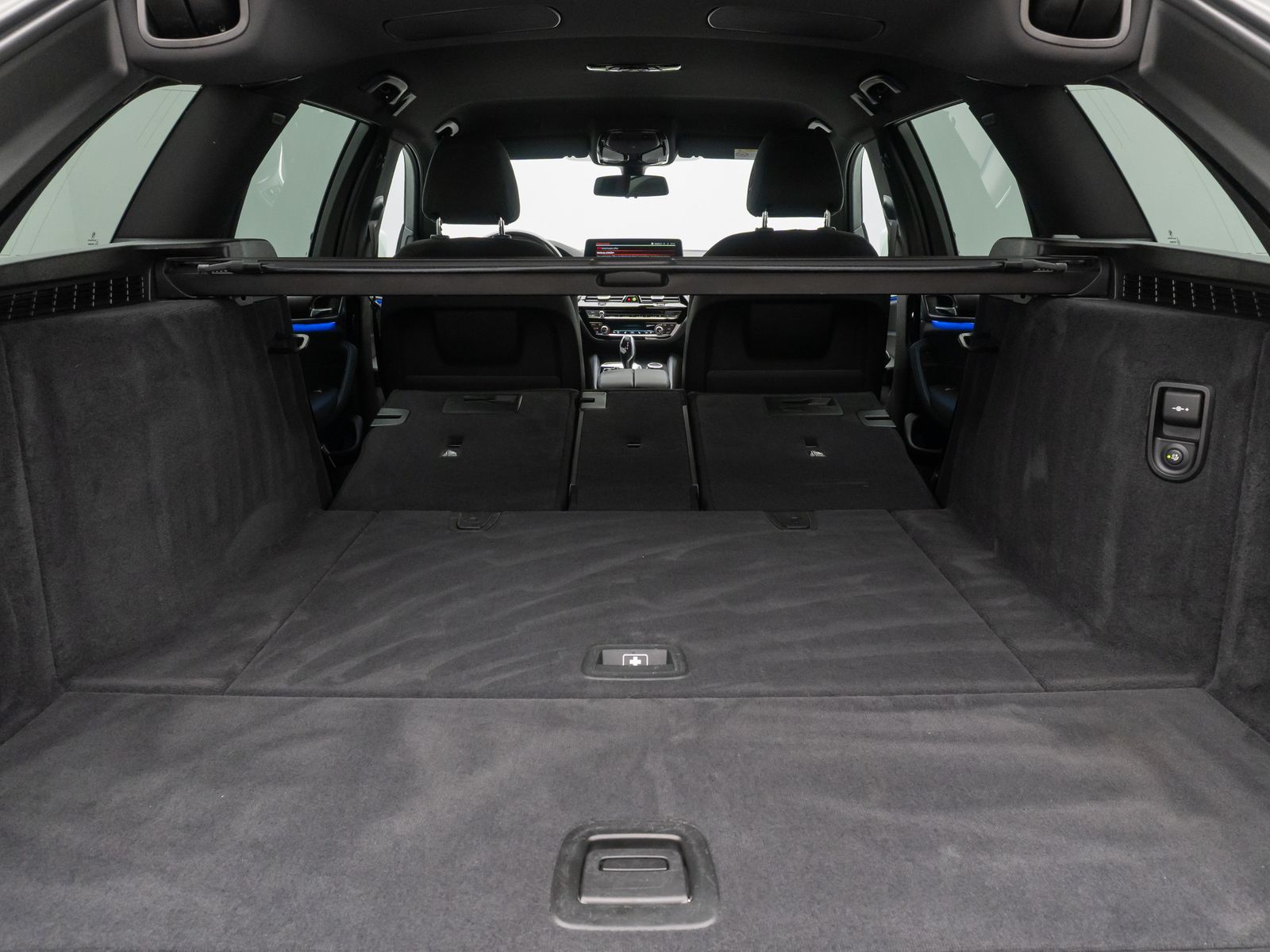Fahrzeugabbildung BMW 520d M Sport Kamera HUD HiFi AHK Stop&Go Alarm