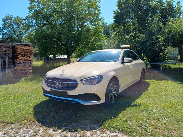 MERCEDES-BENZ E 220 d Autom. - Taxi