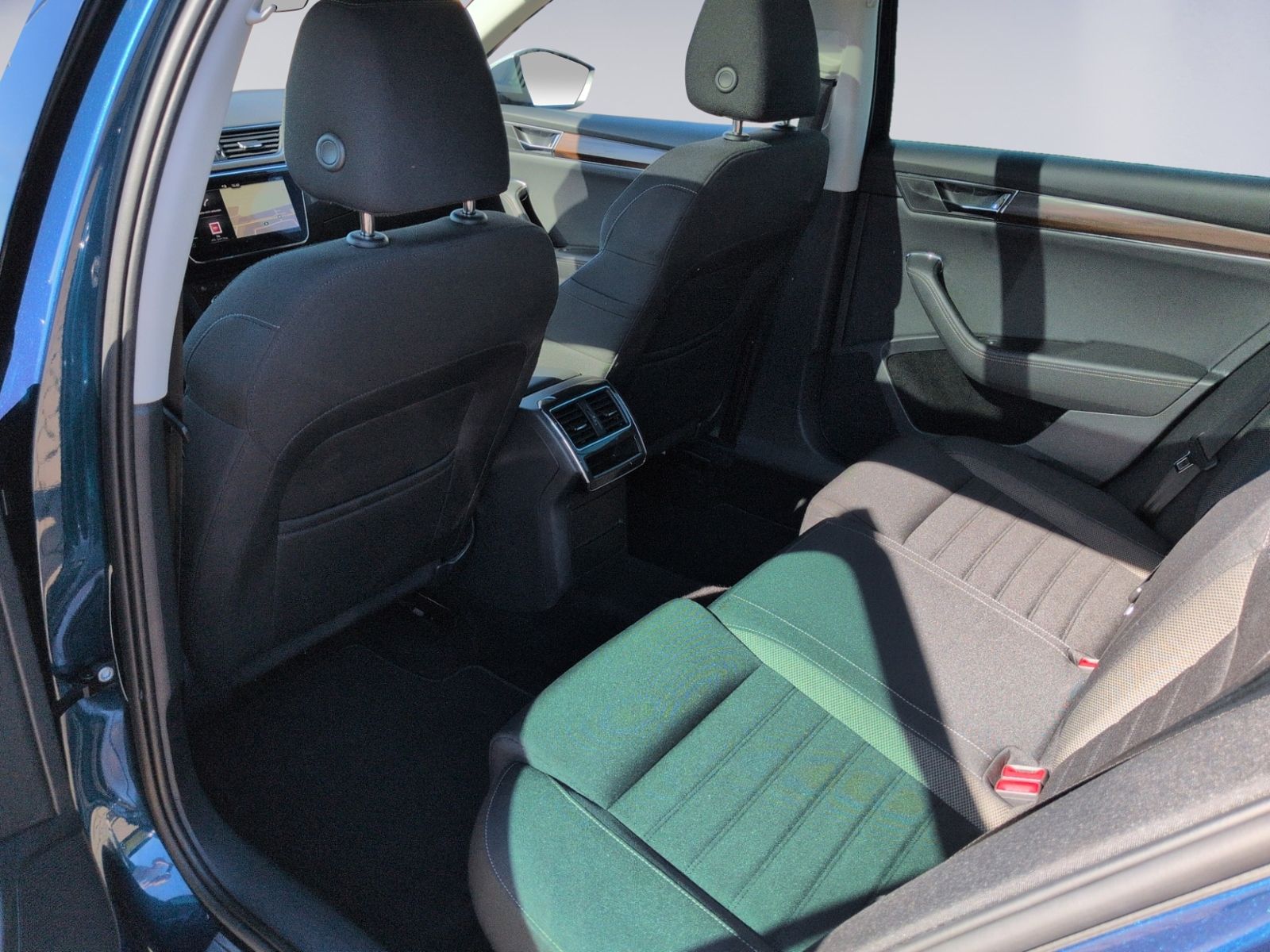 Superb Scout 2.0 TDI DSG 4x4 AHK+PANO+STHZ