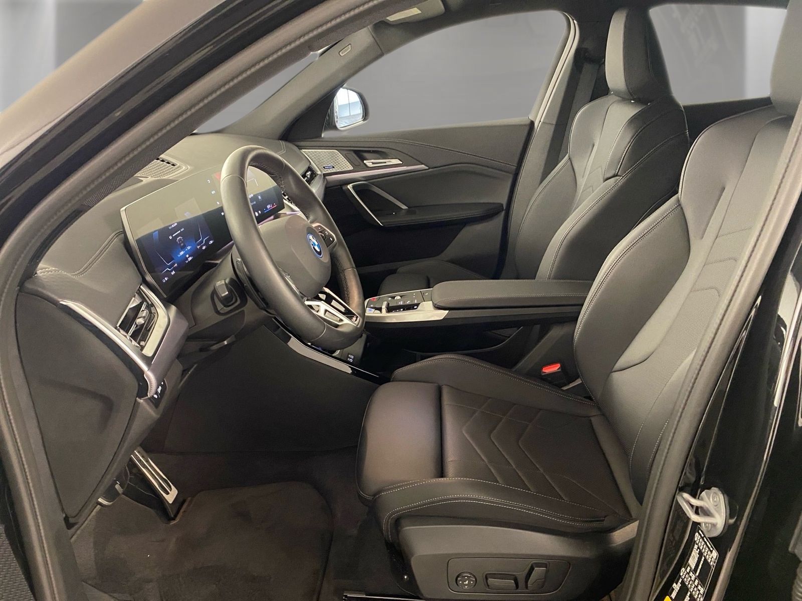 BMW iX2 - Bild 9