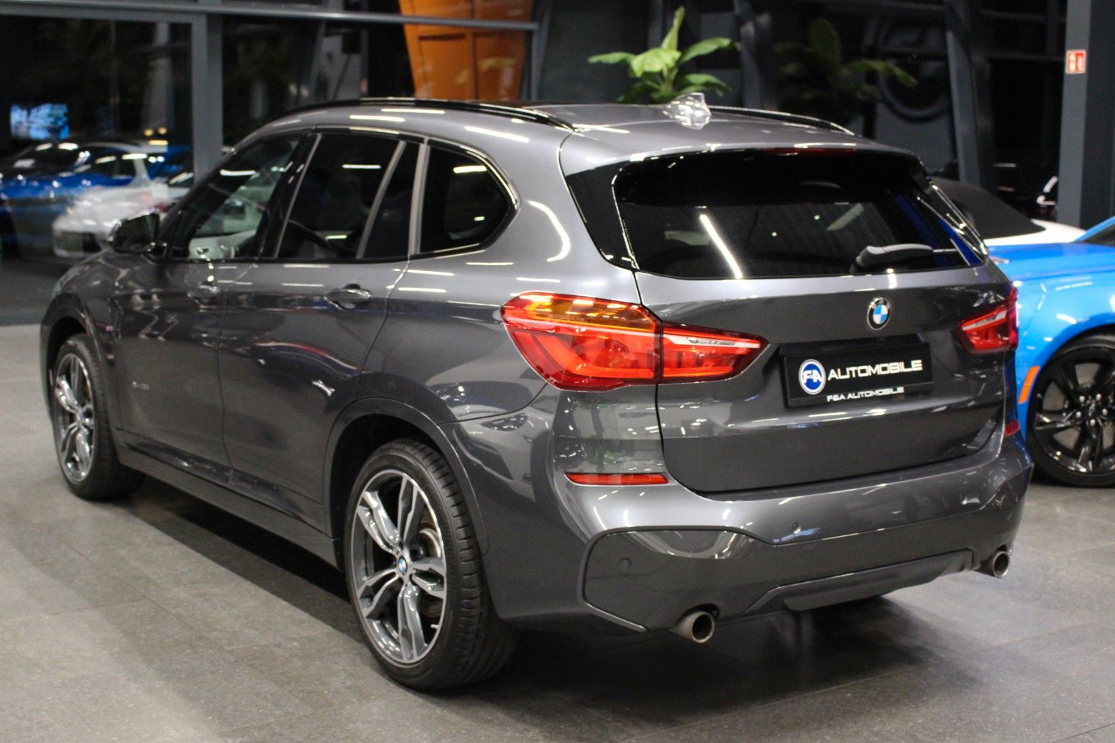 Fahrzeugabbildung BMW X1 xDrive 25 i M Sport Pano*HUD*Kamera*AHK