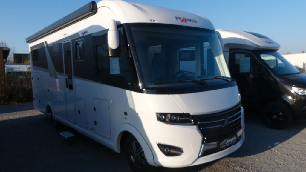 Frankia F-Line I 740 GD Luxury 2024 mit F2F-Sitzgruppe