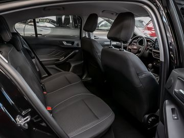 Ford Focus 1.0 Titanium Stauassistent Kamera Navi