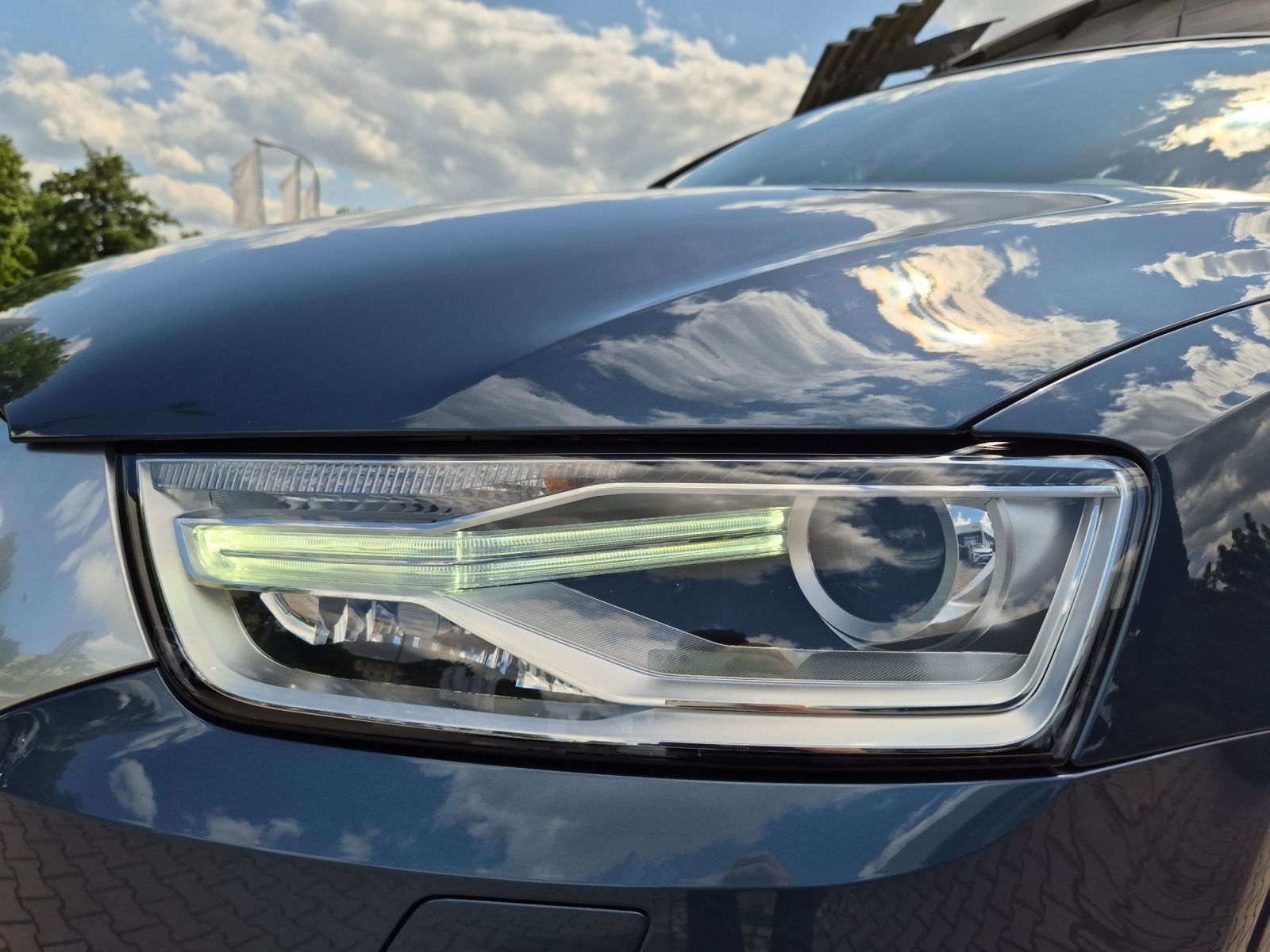 Fahrzeugabbildung Audi Q3 1.4 TFSI Sport AZV, Navi, Xenon