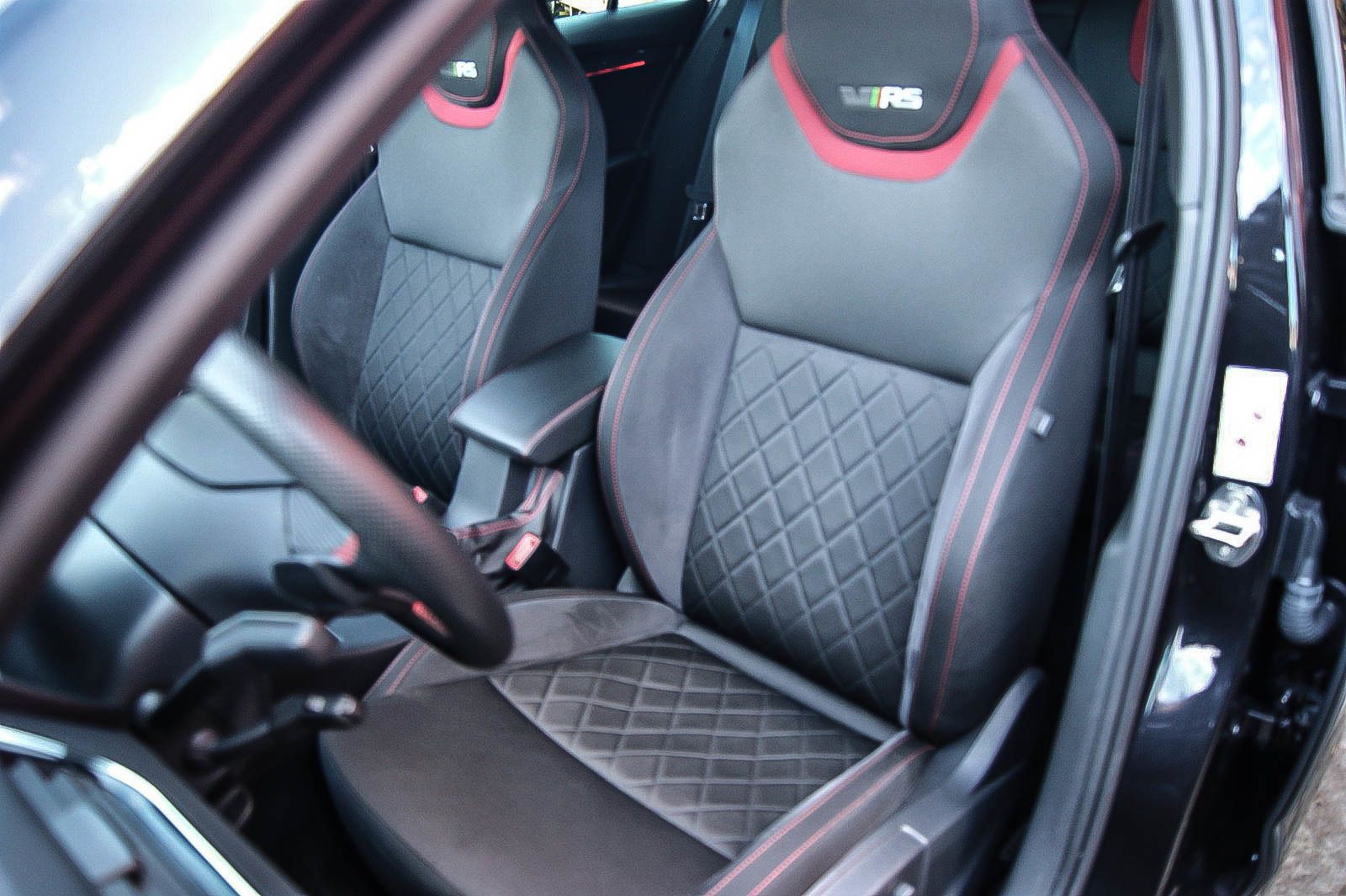 Fahrzeugabbildung SKODA Octavia Combi RS 245 VIRTUAL STANDHEIZUNG ACC DC