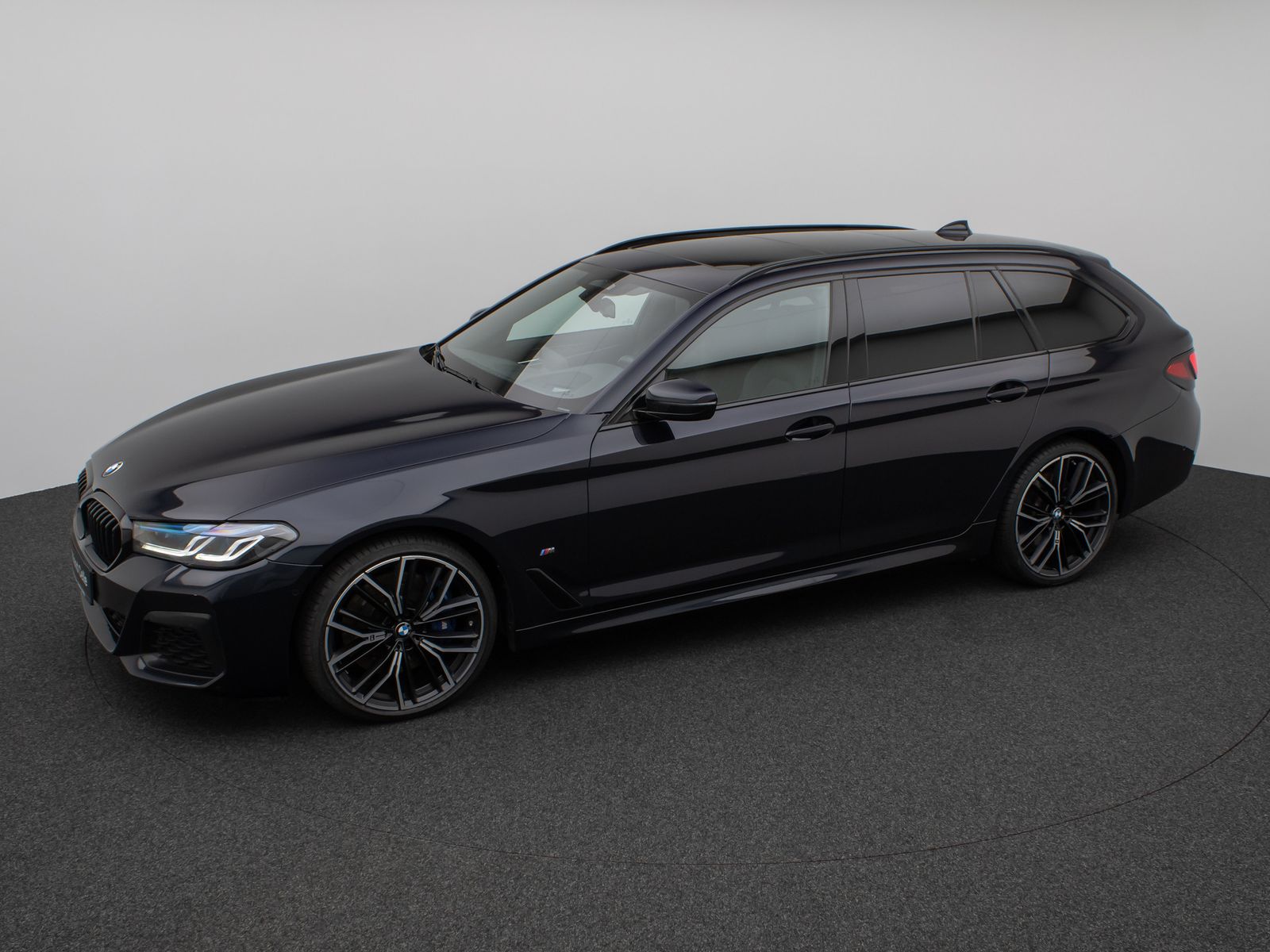 Fahrzeugabbildung BMW 540d xD M Sport Panoram Kamera Laser HUD DAB H/K