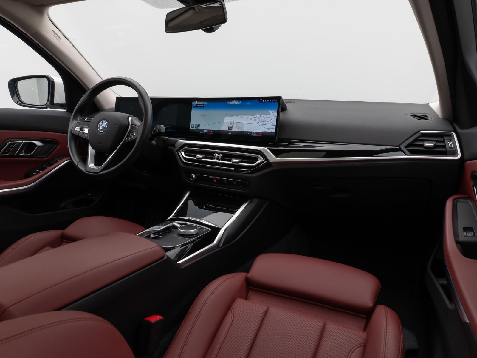 Fahrzeugabbildung BMW 330e xD Panorama DAB CockPit+ Widscr Sport Leder