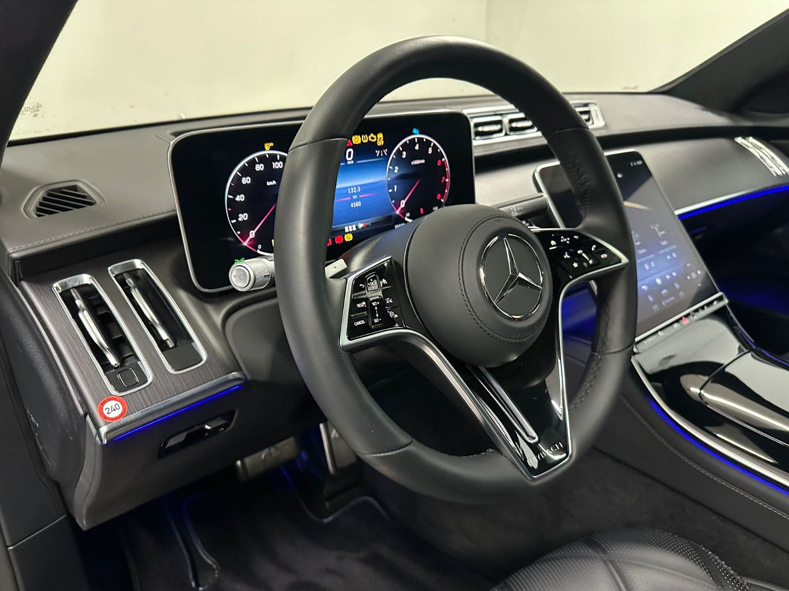 Fahrzeugabbildung Mercedes-Benz S 680 Maybach *PANORAMA*EXKLUSIV*Chaufferpaket*