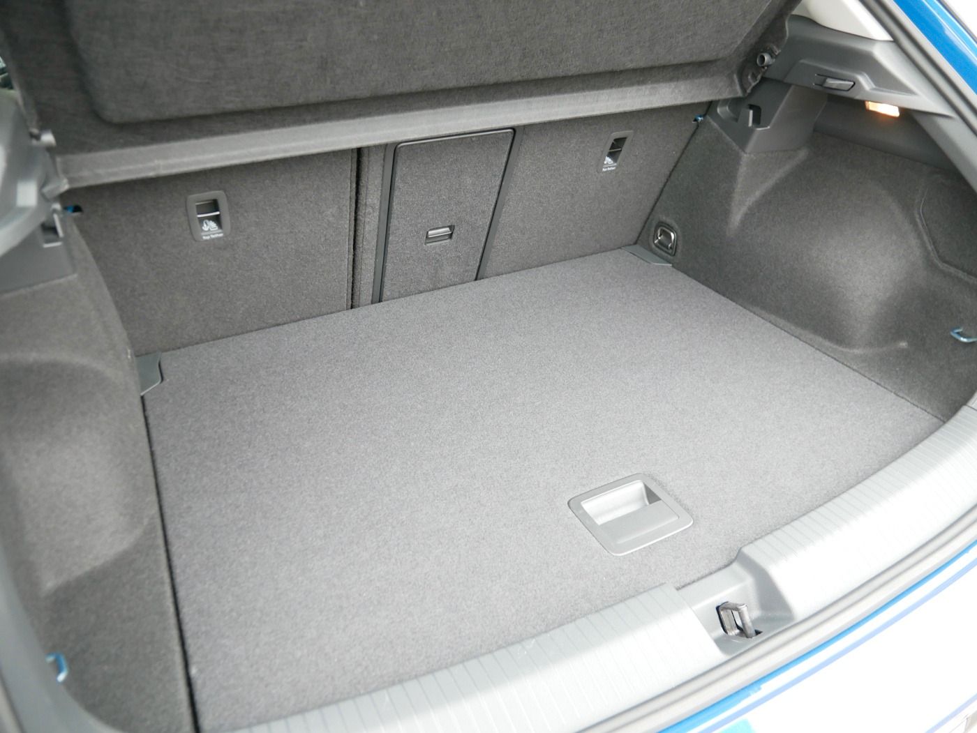 Fahrzeugabbildung Volkswagen T-Roc 1.5 Style NEU43T Standhz MATRIX ACC Kamera