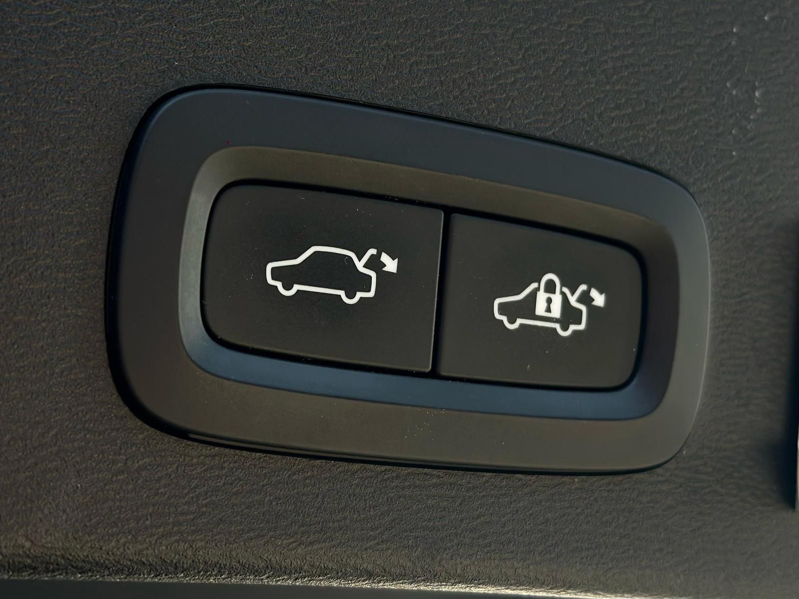 VOLVO XC40 2.0 D4 INSCRIPTION AWD LED#ACC#NAV#LH#VIRTU - Image 24