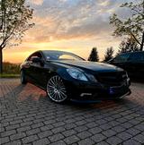 Mercedes-Benz E250 Coupe CGI / AMG-Line / CarPlay/Android Auto - schwarze Mercedes-Benz 250