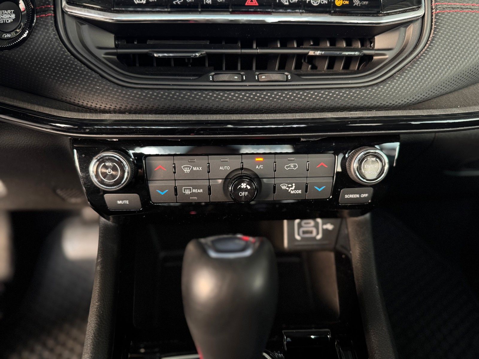 Fahrzeugabbildung Jeep Compass 1.3 Plug-In Hybrid Trailhawk  4WD