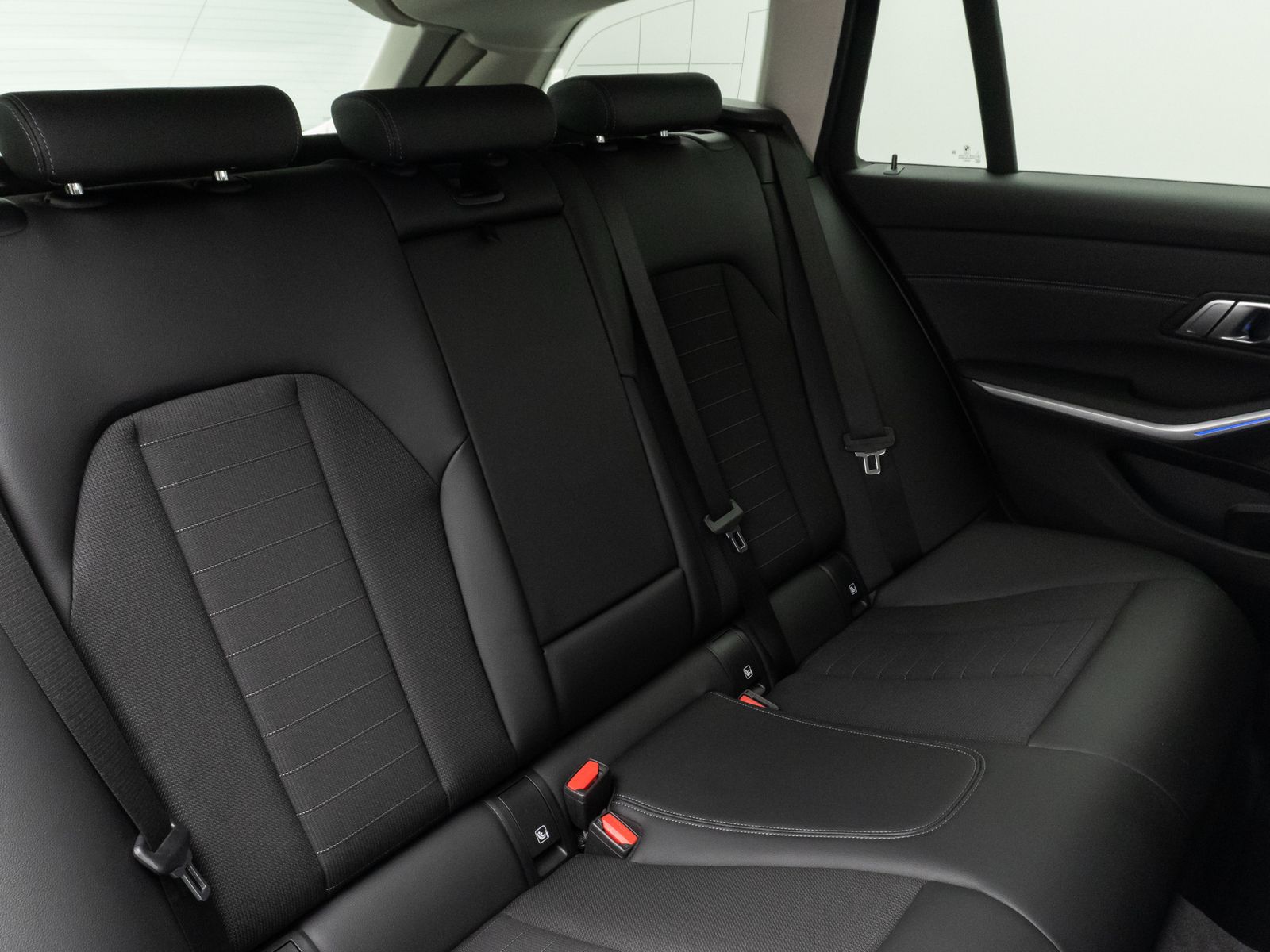 Fahrzeugabbildung BMW 320d Sport Line Kamera DAB HiFi DrivAssist Alarm