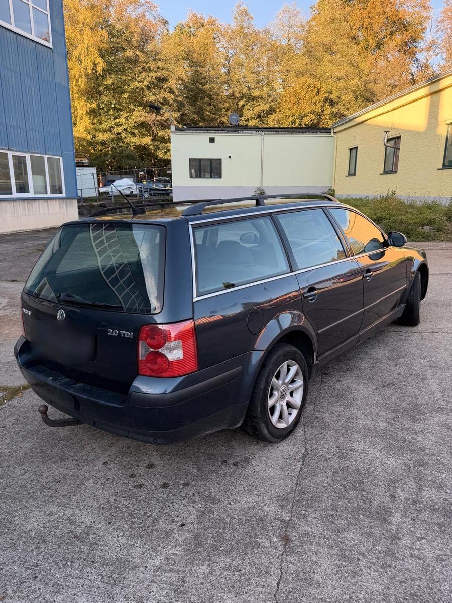 Volkswagen Passat 2004 — photo 5