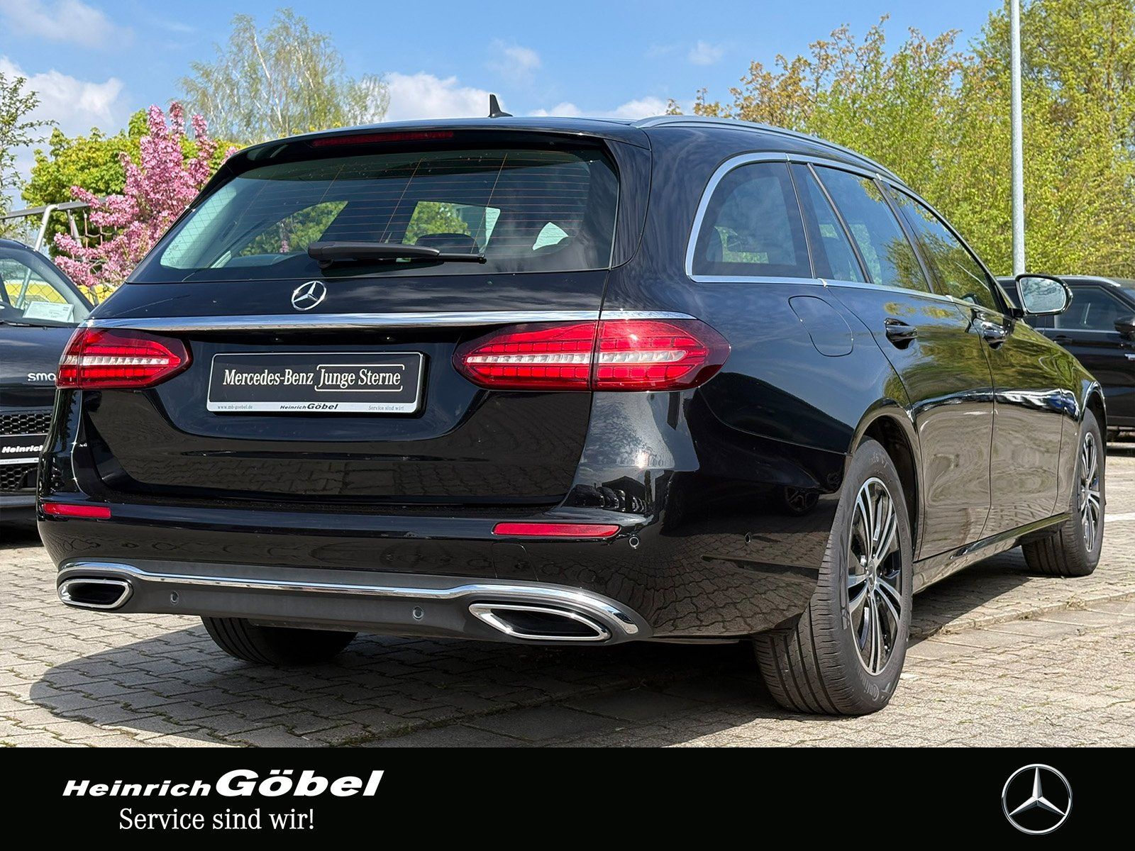 Fahrzeugabbildung Mercedes-Benz E 220 T d AVANTGARDE*CARPLAY*TOTWINKEL*AMBIENTE