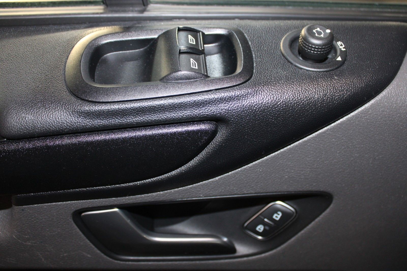 Fahrzeugabbildung Ford Transit Custom TREND L1 KLIMA AHK PDC uvm.