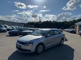 Volkswagen Jetta VI Trendline KLIMA/RADIO/CD/EURO5* - Volkswagen Jetta: Trendline